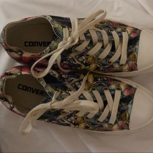 Floral Converse 💕